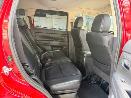 Mitsubishi Outlander 2.0CVT màu  Đỏ  sản xuất  2018 odo 57.000km xe cực hiếm1790566619336_8738664610871529058_g80116151425396539_8ea2ad9e66f559e7994fdbfd29683cbd